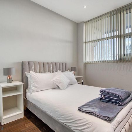 Cosy 1-Bed By Heathrow Airport Daire Londra Dış mekan fotoğraf