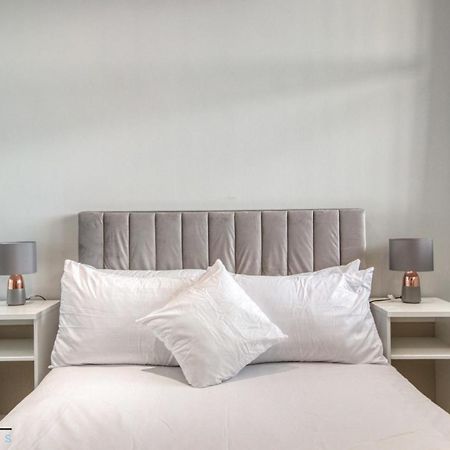 Cosy 1-Bed By Heathrow Airport Daire Londra Dış mekan fotoğraf